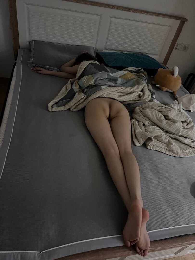 长腿良家学妹寂寞难耐[31P]