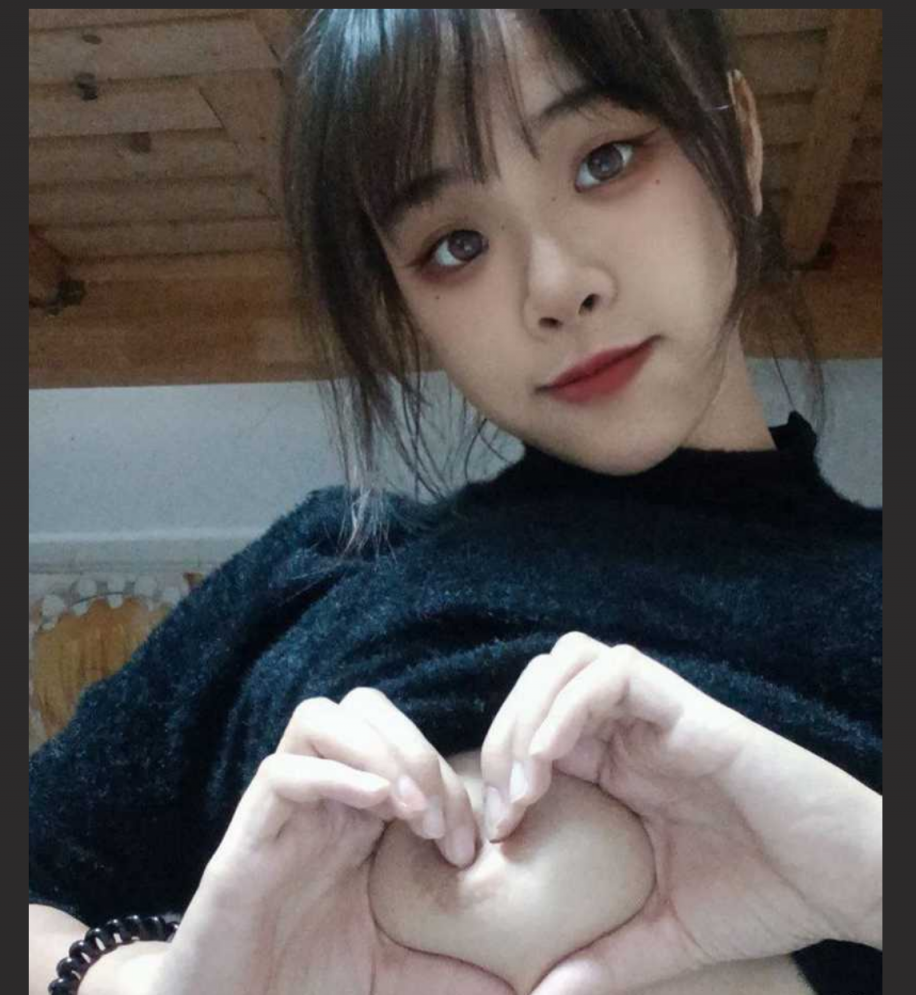 家庭摄像头情侣夫妻日常啪啪高颜值夫妻，极品身材新婚到二胎啪啪睡到半夜欲望来袭抠逼吃鸡
