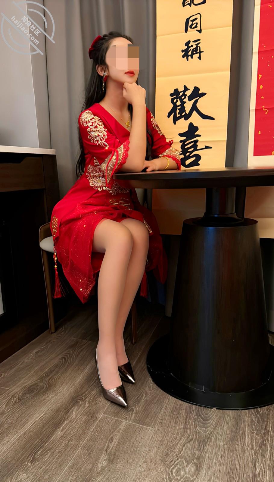 极品名器蜜桃馒头 - 女神最美一线天白虎馒头穴 湿淋淋炮机抽插 呻吟异常销魂太勾引人了 能操一次定爽翻