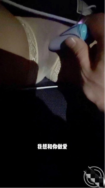 【新片速遞】&nbsp;&nbsp;√ 姐弟乱伦 姐姐甩着大奶子洗澡的样子，简直是一幅 _玉姐戏水图 拿下御姐后续21-开档牛仔裤，射大奶子上 [160MB/MP4/31:40]