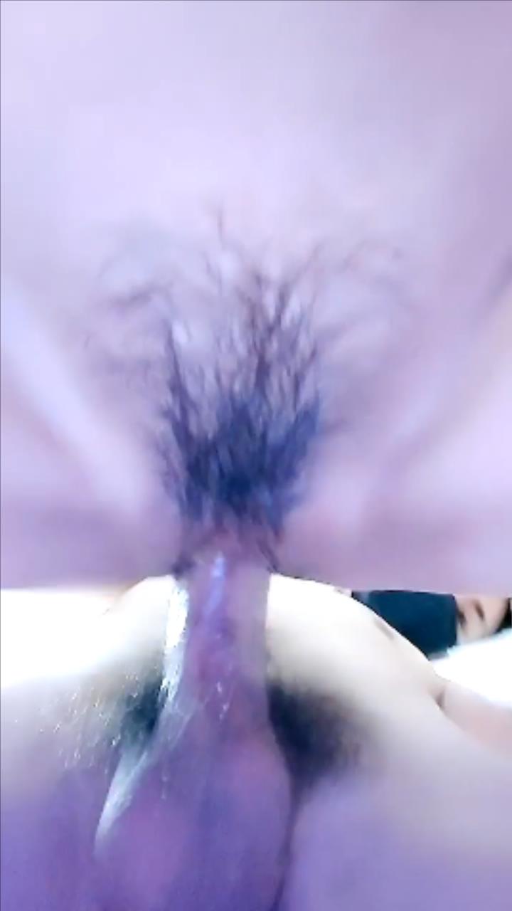 【新片速遞】&nbsp;&nbsp;√ 【柠曦】欲求不满饥渴少妇黑丝肉丝腿，鸡巴操嘴骑乘后入，掰逼超清特写里面的粉嫩肉芽，对着奶子和黑丝腿射精 [4.62GB/MP4/05:00:00] - 截图28