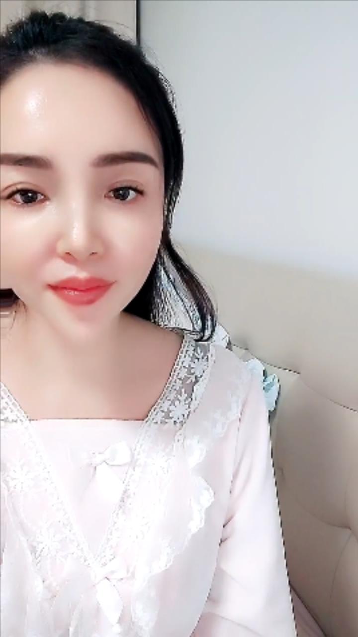 【新片速遞】&nbsp;&nbsp;√ 【柠曦】欲求不满饥渴少妇黑丝肉丝腿，鸡巴操嘴骑乘后入，掰逼超清特写里面的粉嫩肉芽，对着奶子和黑丝腿射精 [4.62GB/MP4/05:00:00]-小酒楼