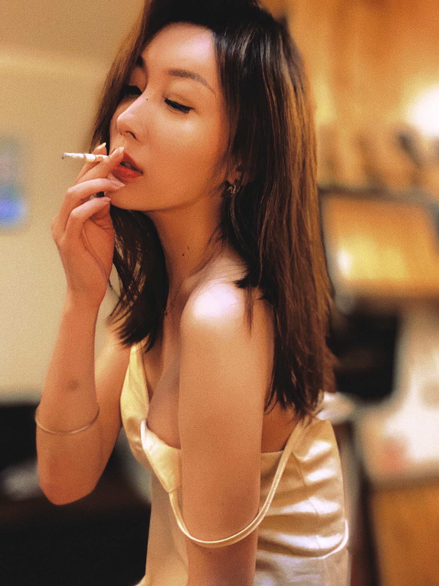 【新片速遞】&nbsp;&nbsp;小妖精TS董潇雅：快来吃姐姐的仙女棒， 生活有时需要一种流氓情趣与激情更让人舒服 [136M/MP4/10:51]