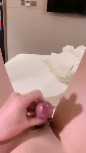 【新片速遞】&nbsp;&nbsp;小妖精TS董潇雅：快来吃姐姐的仙女棒， 生活有时需要一种流氓情趣与激情更让人舒服 [136M/MP4/10:51]