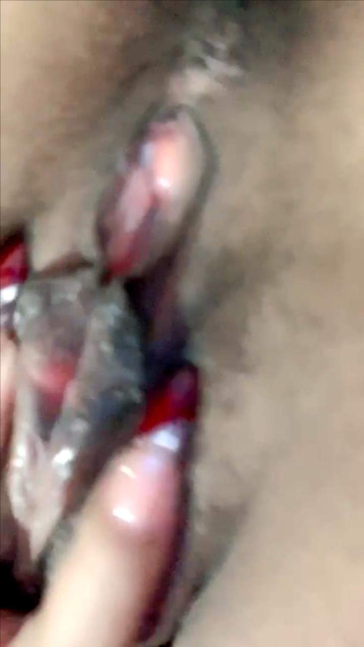【新片速遞】√ 风情万种极品少妇鲍鱼肥美诱人！【黑金鲍】自慰流白浆 [3.73G/MP4/05:00:00]