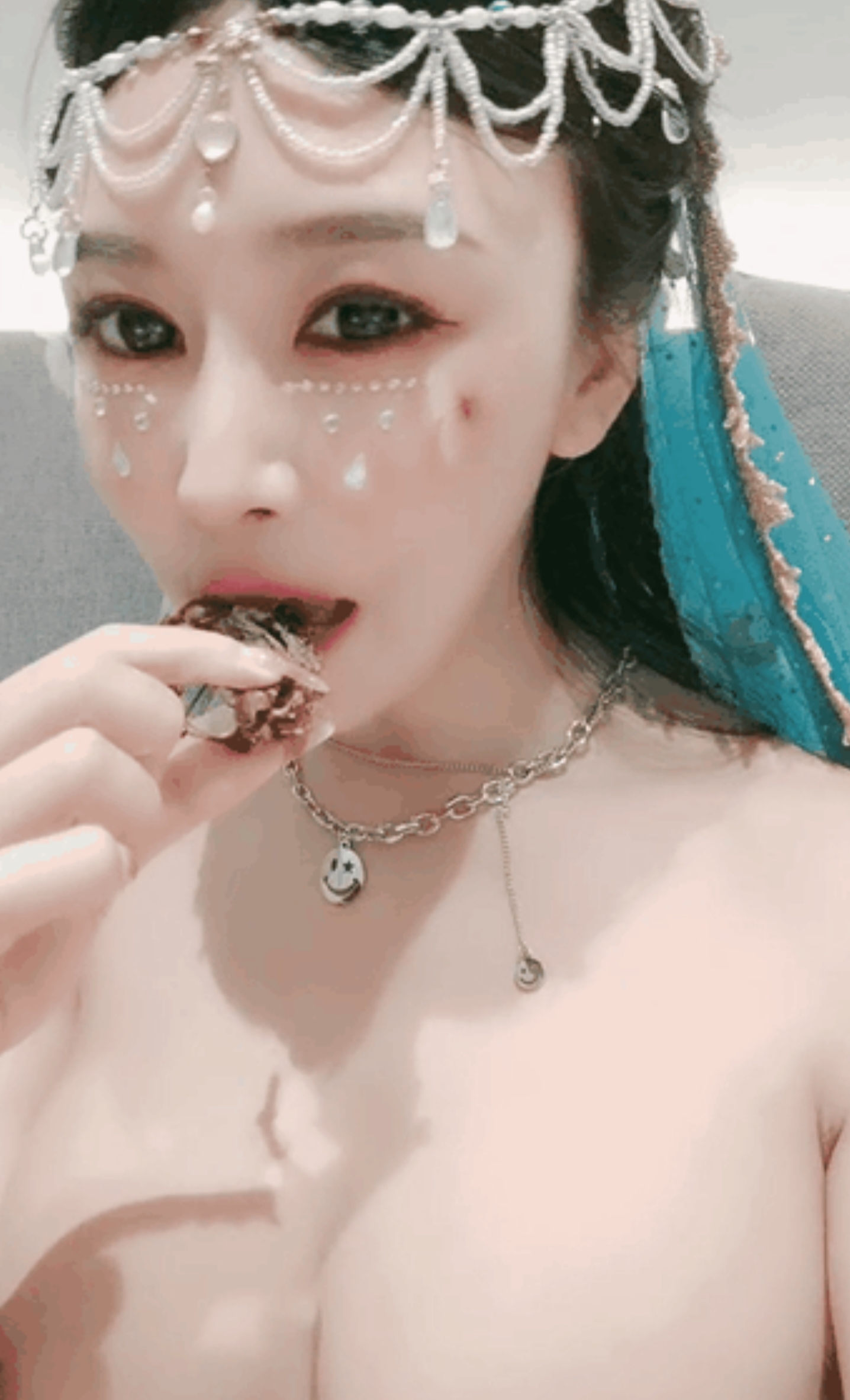 [三次元/白白的性感野猪]国风向美女主播[2v/3.5g/pikpak]