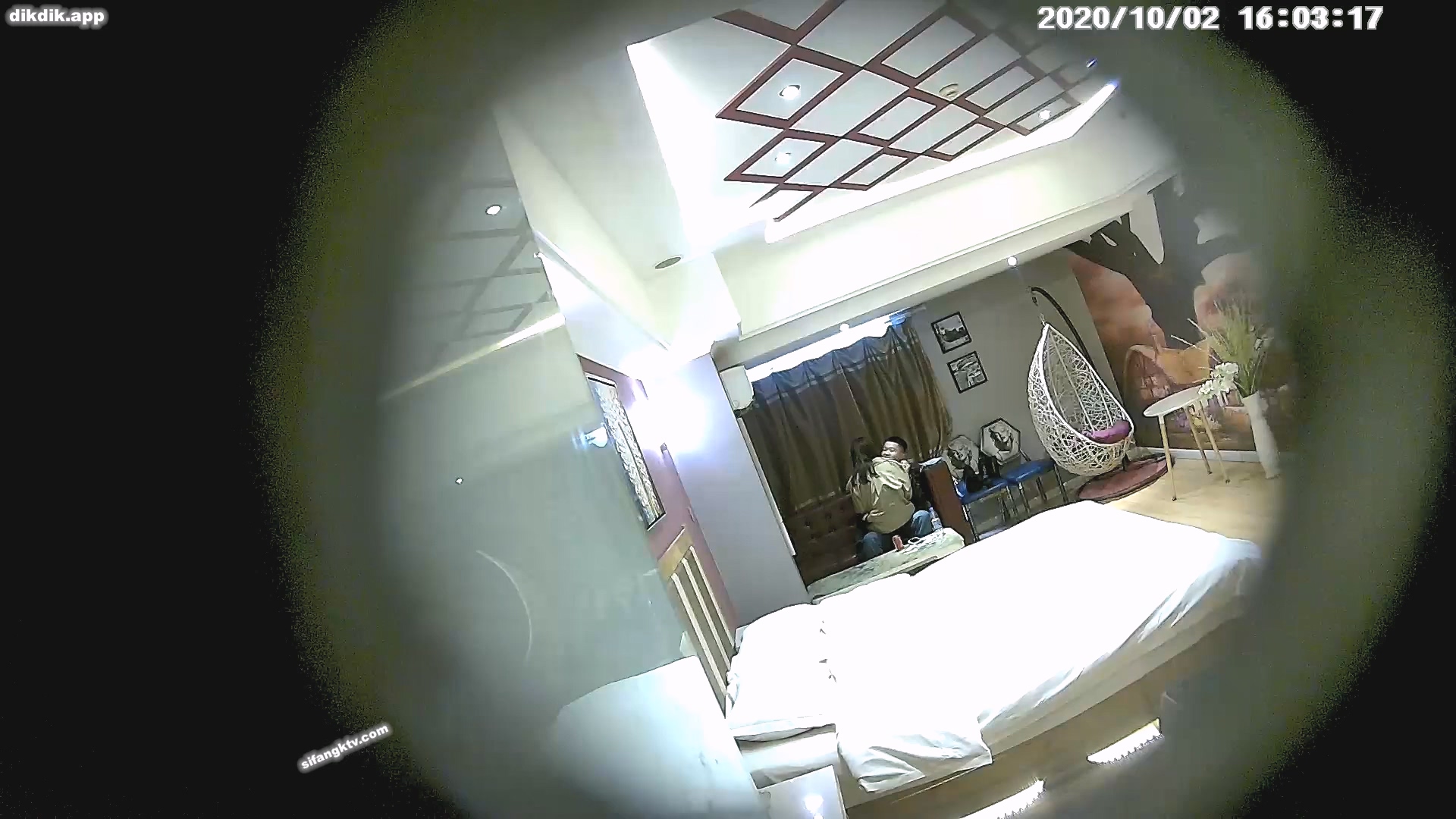 [MP4/898MB]10-2经典酒店偷拍 热恋中的情侣开房各种姿势抱起来操，操逼真有劲