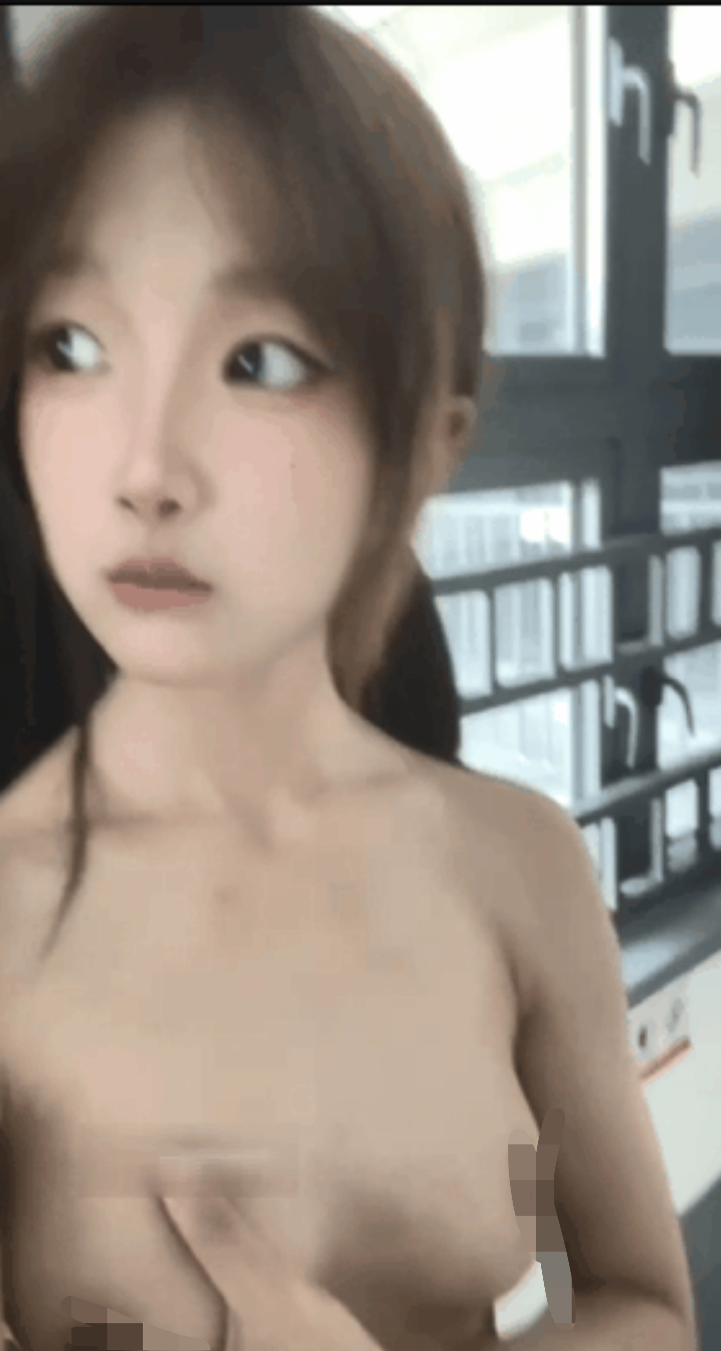 [三次元]高颜值萌妹，户外展示身材[12v/567m/pikpak]