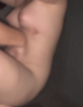 兩個18歲嫩妹，一個30歲極品小姨少婦－群P三飛名場面！