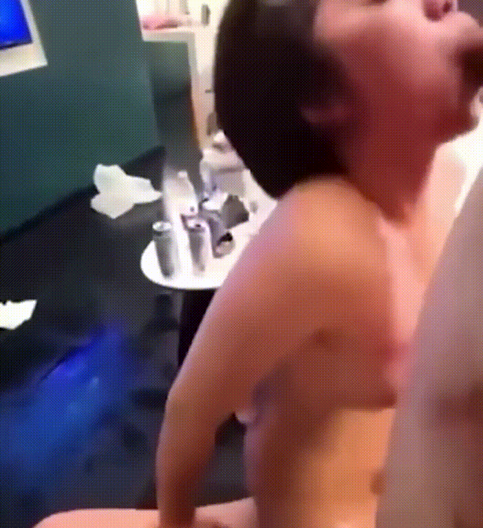 甘肃顶级骚母狗张秀娜酒店3P调教实录跪地学狗爬行口交深喉张嘴接尿一饮而尽！[MP4/141MB]