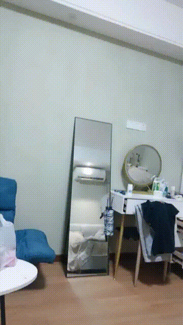 良家小少妇露脸一个人在厨房激情大秀跟狼友撩骚互动听指挥坐插道具不停蹂躏骚穴浪叫呻吟不止高潮不断