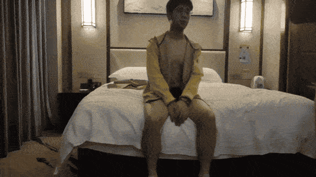 【瘦子探花】大一学生妹,高潮时好爽好爽的叫着快哭了,粉嫩暴鲍鱼,蜜桃臀,力推佳作