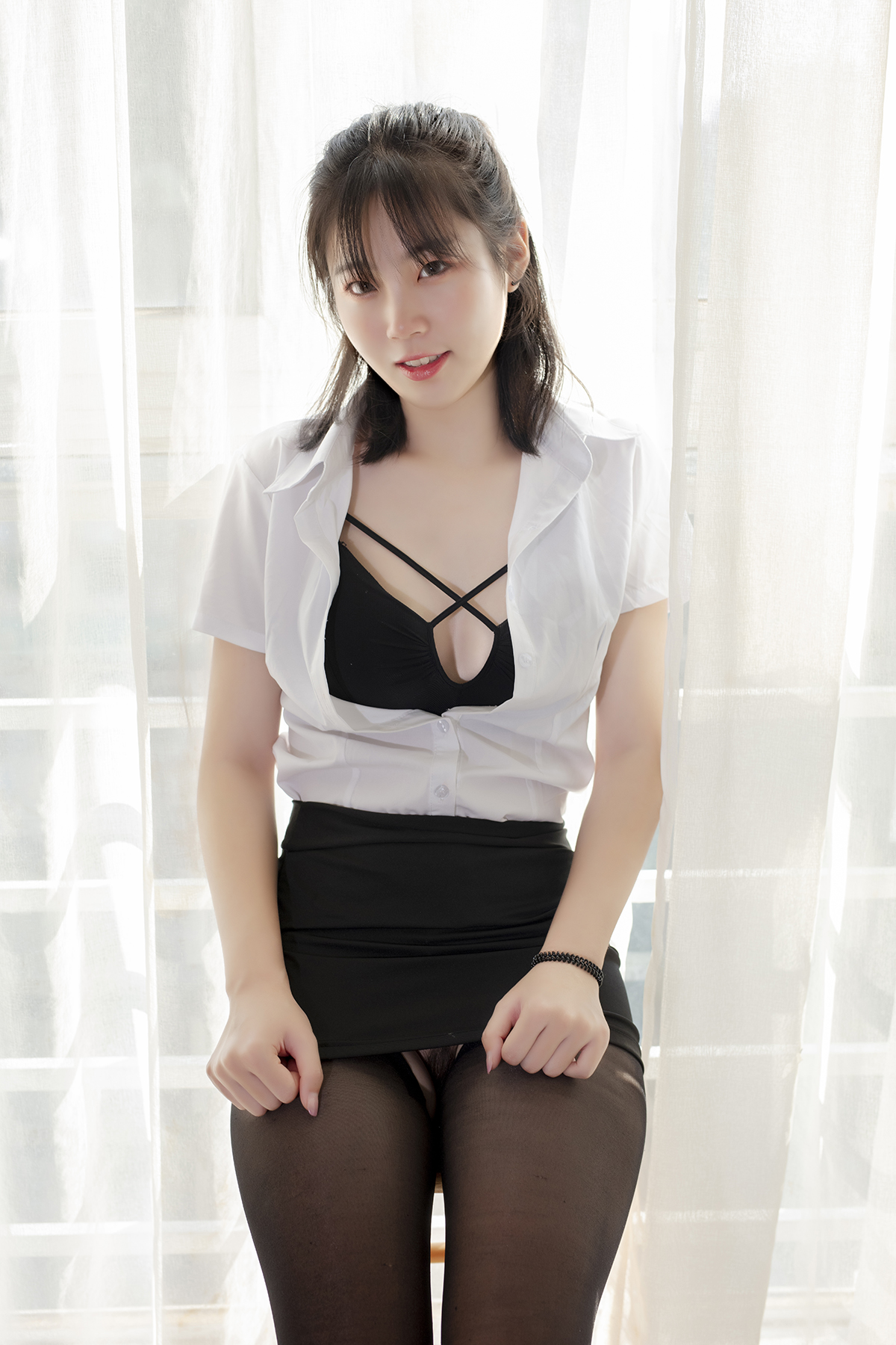 无印精品小黄书御姐淳美大尺度私拍视图 小穴粉粉嫩嫩