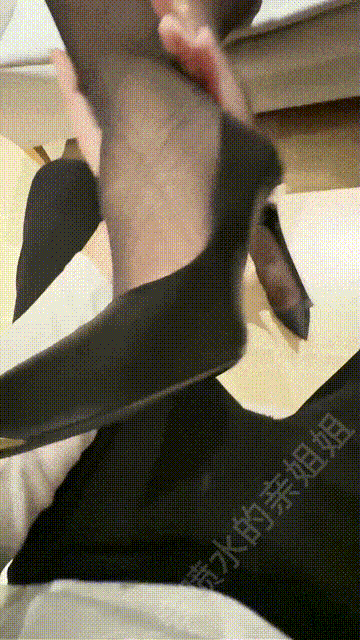 被我操急眼的妹子非要给我打飞机e91555