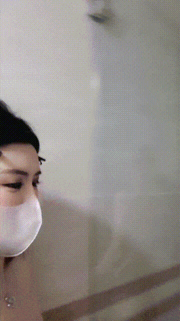 航模菲菲的蝴蝶大骚逼极限拉扯全程露脸激情大秀身材不错全裸自慰坐插道具手抠骚逼特写展示淫水泛滥