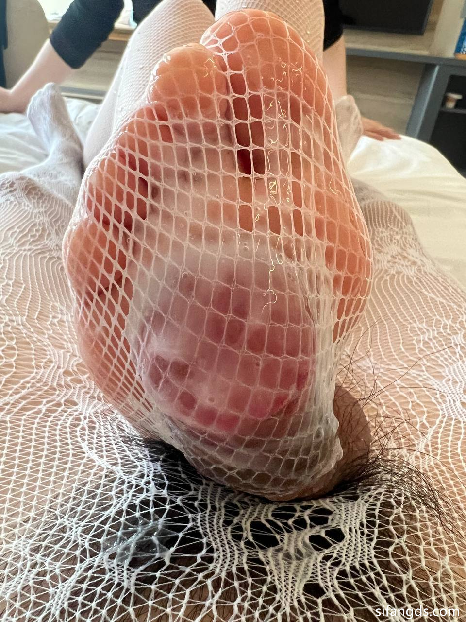 丝袜足交极品情侣 丝袜足交疯狂喷射大量精液