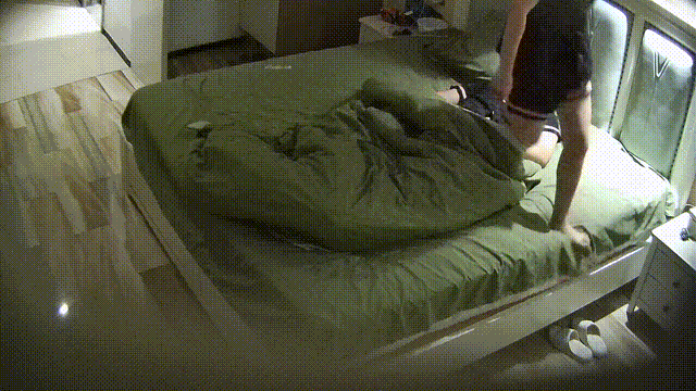 鲜货真实偷拍抖M情侣酒店房间内主题性爱换上情趣新娘子装男友瞬间上头越操越来劲儿