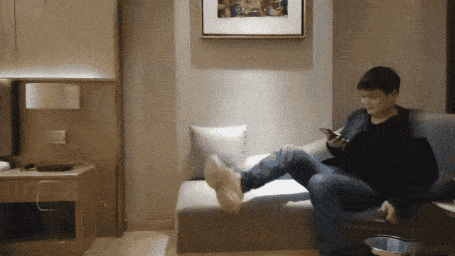 【瘦子探花】大一学生妹,高潮时好爽好爽的叫着快哭了,粉嫩暴鲍鱼,蜜桃臀,力推佳作