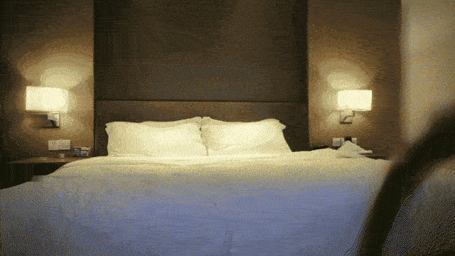 强烈推荐边抠边喷水正宗一线天馒头嫩逼爱爱喔喔颜值巅峰粉穴圆润鼓挺堪称珍品撸点极高