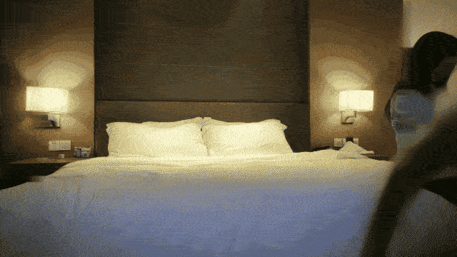 强烈推荐边抠边喷水正宗一线天馒头嫩逼爱爱喔喔颜值巅峰粉穴圆润鼓挺堪称珍品撸点极高