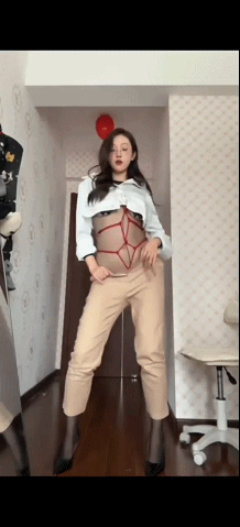 ⭐【抖音福利】极品长腿宝妈御姐【在在吗】自X无内黑丝骚舞