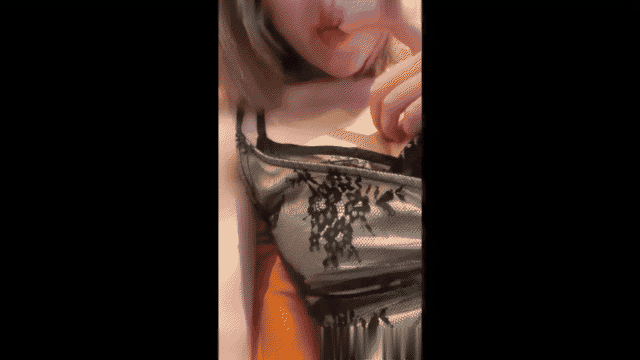 剧情演绎忽悠女顾客做私密保养全身精油spa按摩揉她奶玩她逼大鸡巴草她嘴按摩床上各种体位爆草蹂躏663