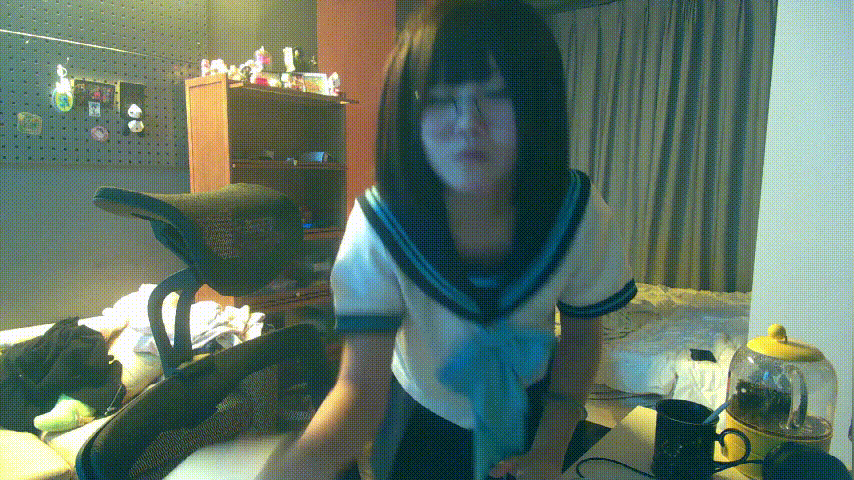 姐妹三人同框騎屌榨精.嘴里一根.逼里一根.男人終極夢想盛宴