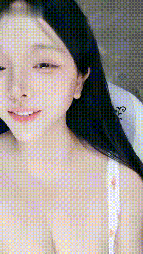 【短片x20】超極品大奶大乳暈【小小t】只玩線下