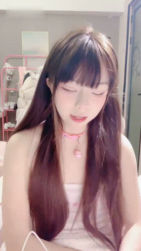 【短片x20】表面是大家文靜乖巧小學妹