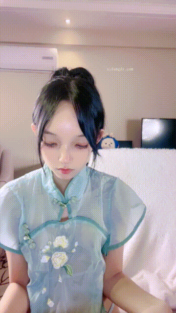 【短片x20】表面是大家文靜乖巧小學妹