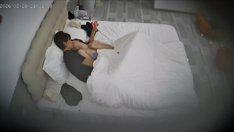 [MP4/1.22G]2026-2-28酒店偷拍校园女神被小奶狗带到酒店各种姿势都操遍