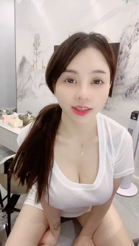 人间白月光 烤红大奶，揉胸诱惑，你湿了，露三点白虎，粉，清纯，一线天，肥美鲍