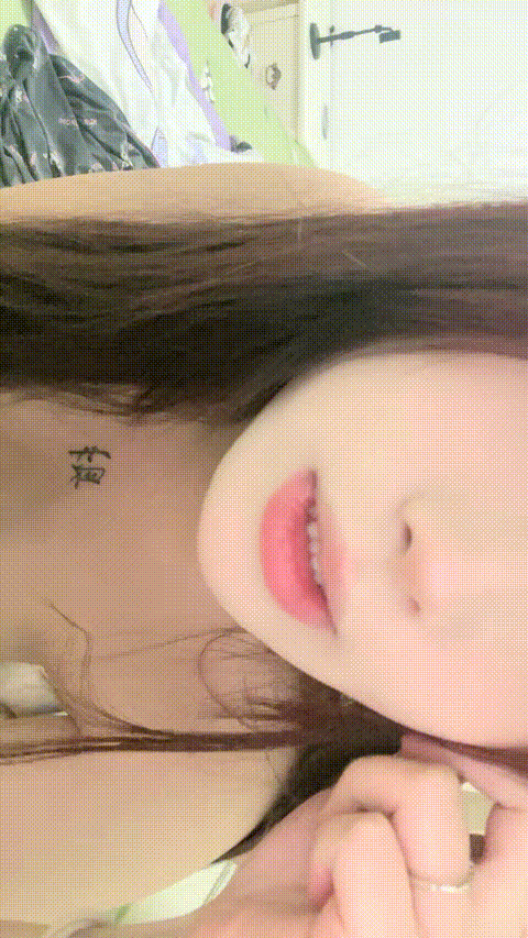 巨乳，网红脸大奶妹子，很是诱惑喜欢不要错过680