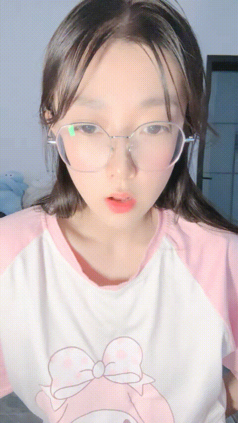 妻博主甜美娇妻的日常分享，给狼友展示骚逼，逼逼很嫩大鸡巴都不好插进去39
