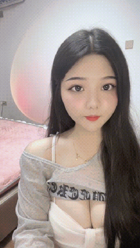童颜巨乳新人妹妹,腰细胸大两个车灯,展示身材晃奶,,张开双腿粉穴特写185