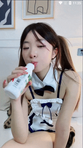 酒店約炮【柚子】全身上下雪白粉嫩，小小年紀，卻喜歡上做愛，又主動又風騷
