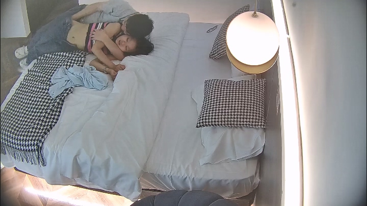 [MP4/2.32G]2026-6-28酒店偷拍 极品甜美气质美女遭遇短小男友拿着跳蛋狂怼
