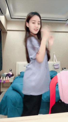 台灣網紅鮮奶妹【Rita】居家KTV多個場景3P性愛