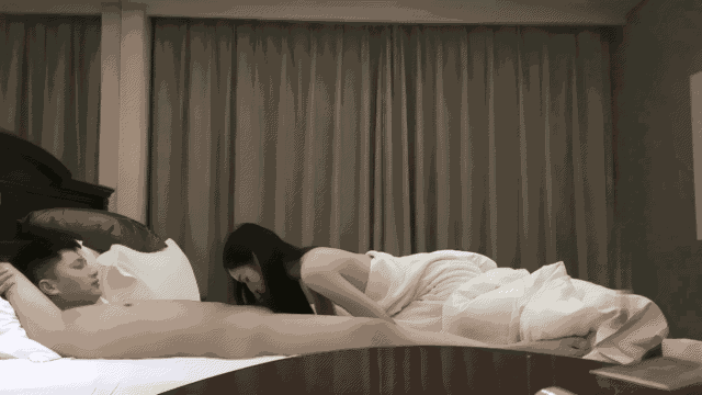 李寻欢探花约了个白色外套苗条身材妹子啪啪，翘起屁股口交上位骑坐后入大力猛操131