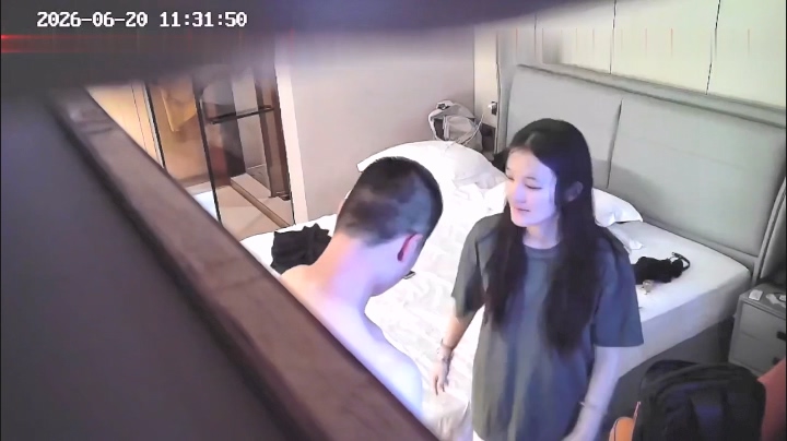 [MP4/1.18G]6-20酒店偷拍明星颜值白肤美女穿着性感情趣内衣骑坐男友鸡巴干