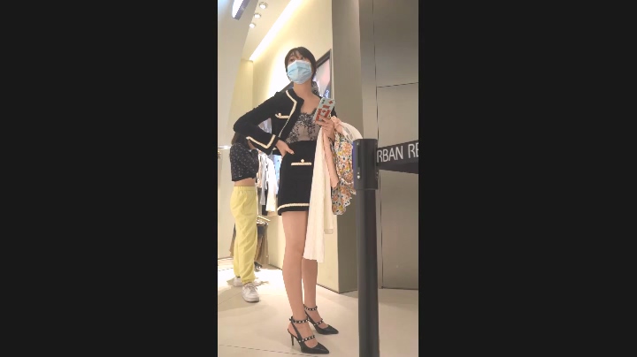 [MP4/650MB]【精品无内真空抄底】系列合集第1季8V 美女们真空透明内裤情趣丝袜露鲍逛街
