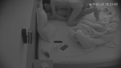 公寓酒店7-25 小情侣啪啪 妹子很主动 先上位 然后后入结束(度盘) 稀缺-第3张