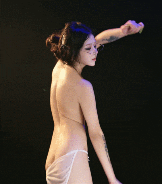 c93698d3-3d19-4911-8384-b4968c0de36b.gif