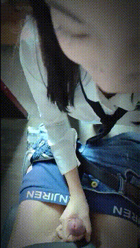 白絲紋身小妹全程露臉大秀直播,乖巧可愛聽指揮玩的好嗨,自己摳逼道具抽插跳蛋玩陰蒂,高潮噴水呻吟可射98