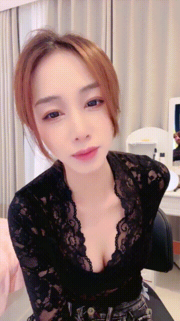 困困包_微尺_真爱粉求更超美女主播震动棒三点全露视频肤白貌美激情热舞翘臀抖的很是诱惑127