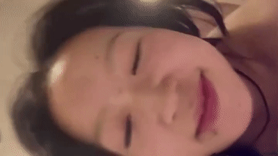 性瘾极大的骚母狗❤️约到帅气小哥被操高潮开心的笑了！